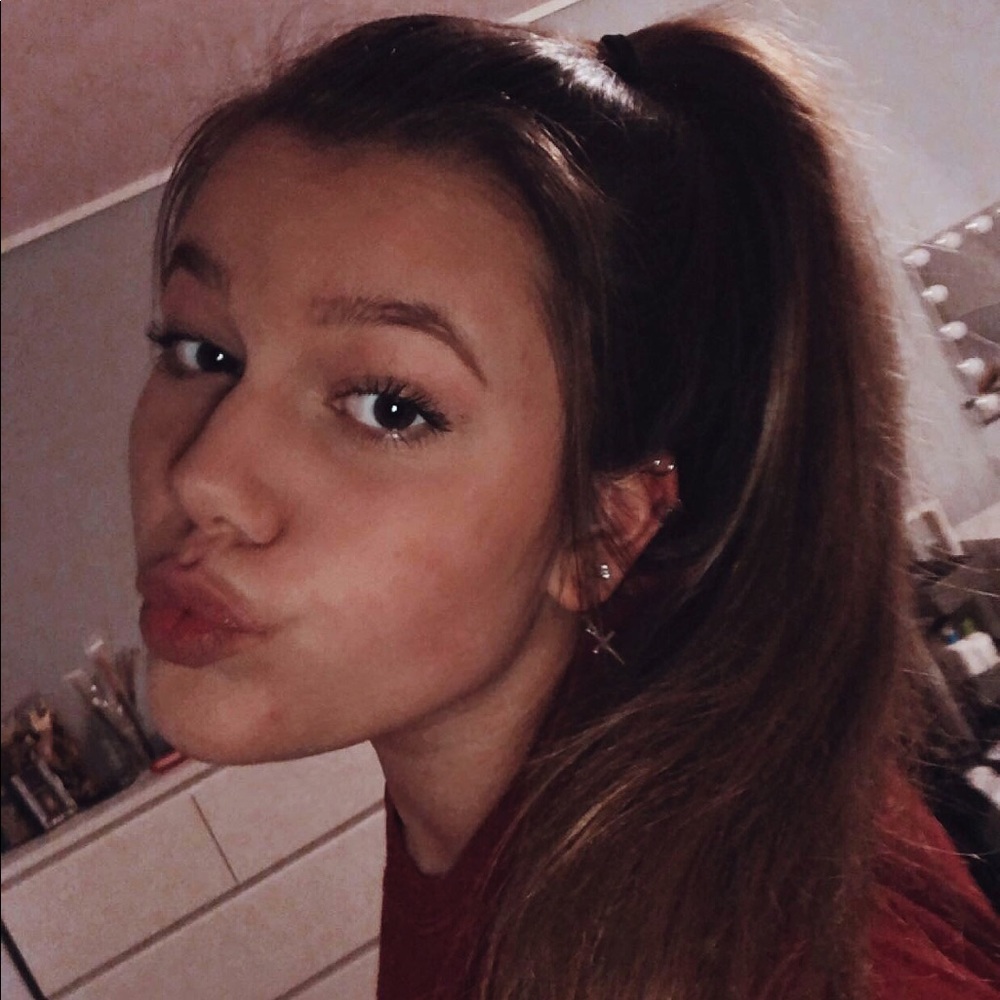Meet your Posher, Hannah mae
